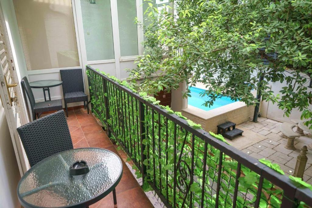 Heritage Residence In Center With Pool- Apartments Vodice Exterior foto