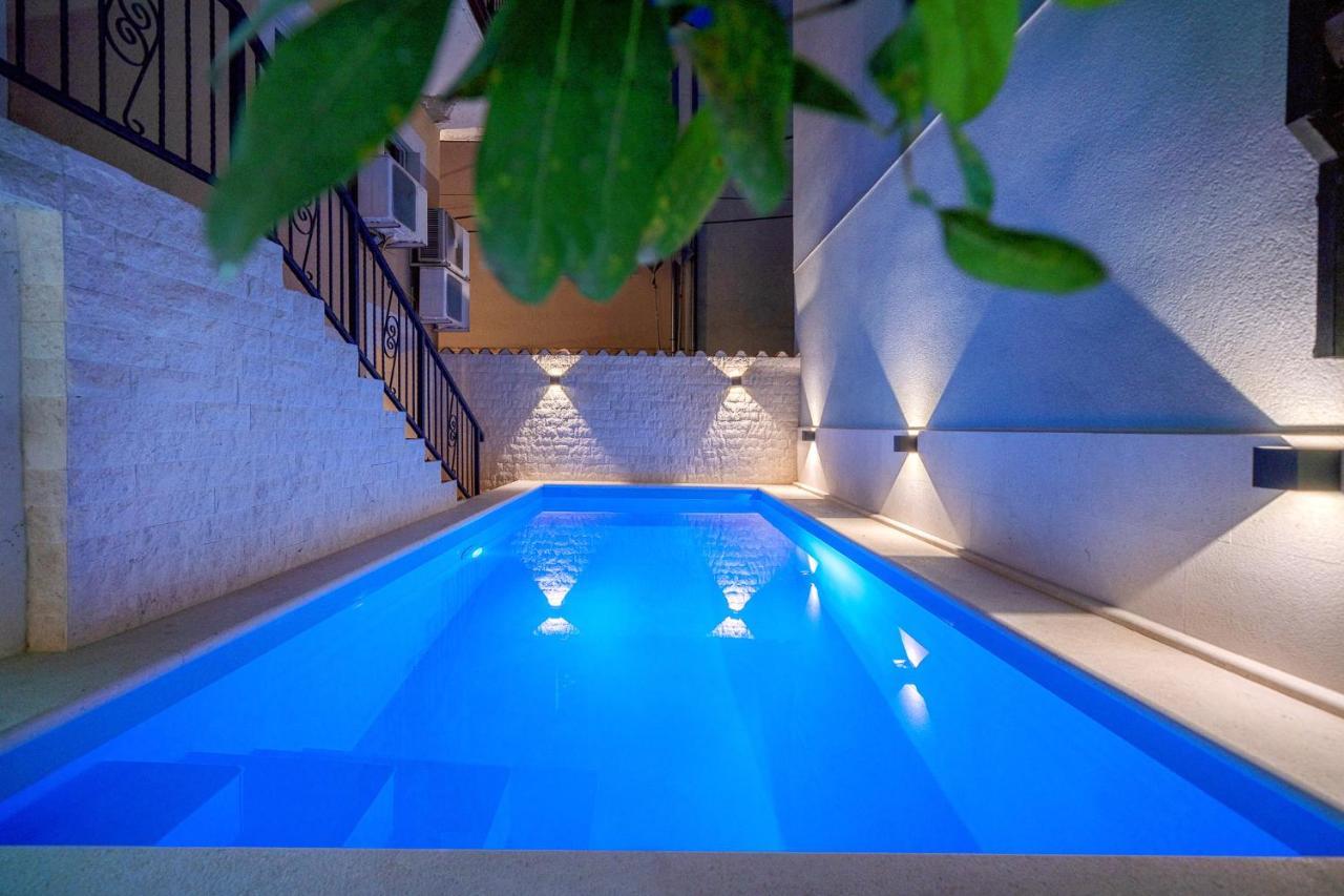 Heritage Residence In Center With Pool- Apartments Vodice Exterior foto