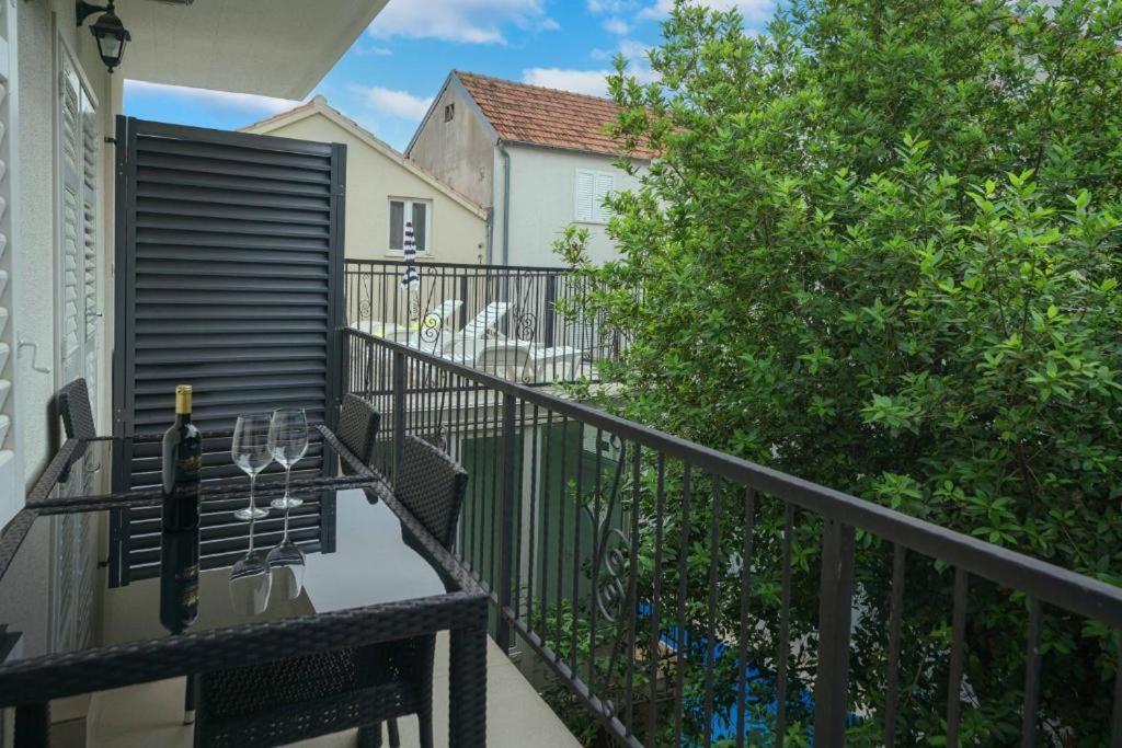 Heritage Residence In Center With Pool- Apartments Vodice Zimmer foto